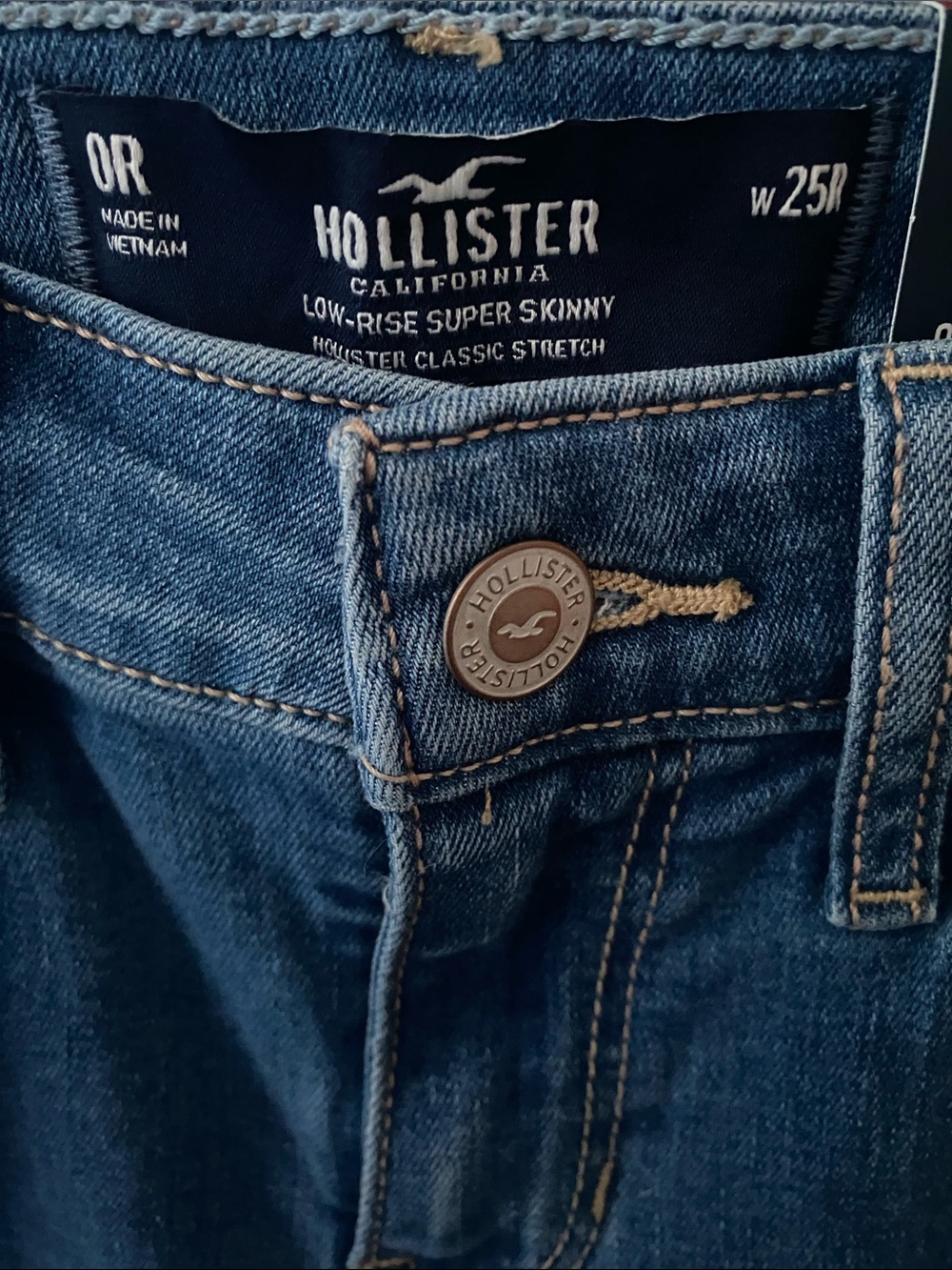 Hollister Low-Rise Super Skinny Jeans - Picture 3 of 7